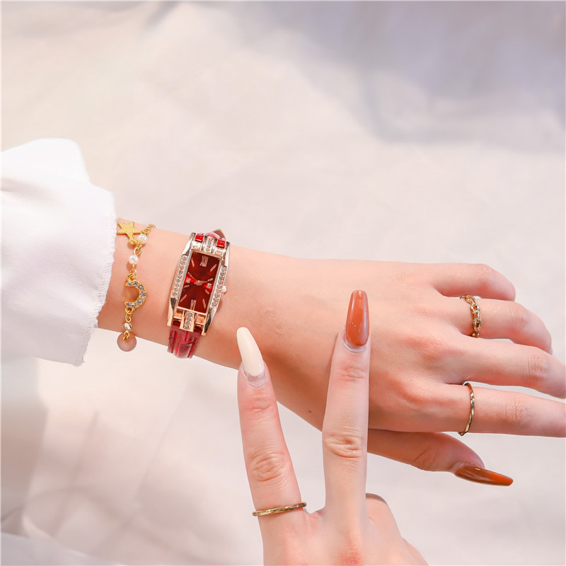 Luxury Fashion Women Leather Quartz Watch & Jewelry Set