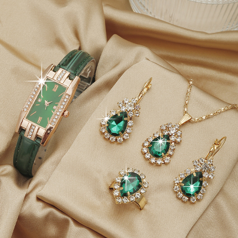 Luxury Fashion Women Leather Quartz Watch & Jewelry Set