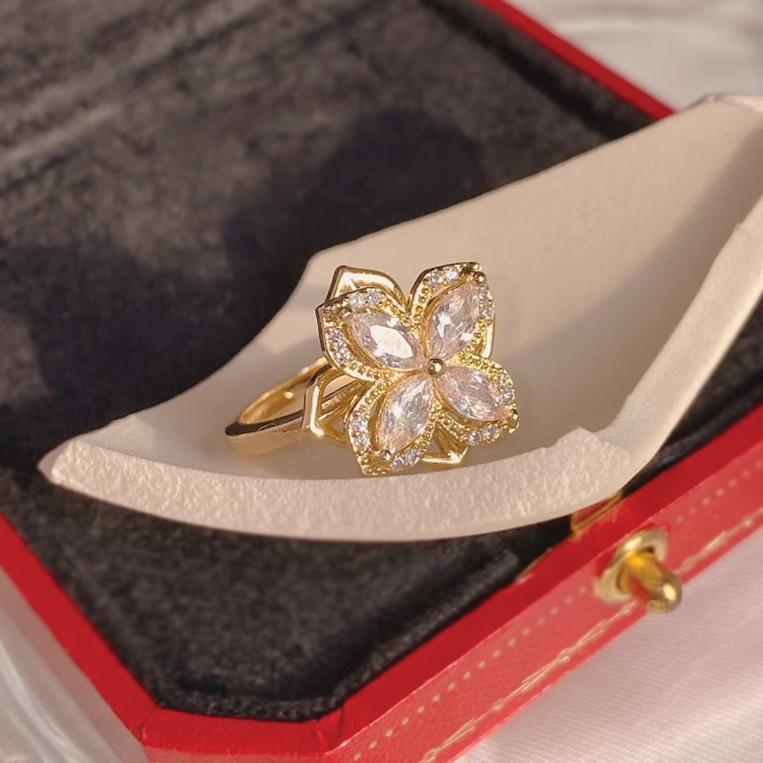 Women Gold & Silver Plated Lucky Four-Leaf Rotating Design Jewelry Set