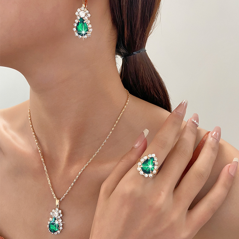 Set Fashion Women Leather Quartz Watch Necklace Earrings Bracelet