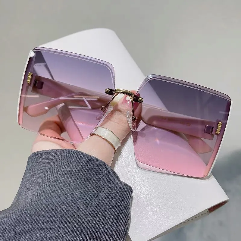 2023 Hot Summer Large Frame Square Anti-ultraviolet High Fashion Women Glasses